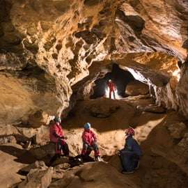 Budapeste: Excursão de aventura em espeleologia com guia de turismo