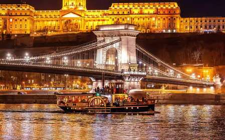 Budapeste: cruzeiro histórico com bebida de boas-vindas