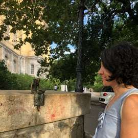 Pequenas esculturas, grandes histórias: Visita a mini estátuas de Kolodko