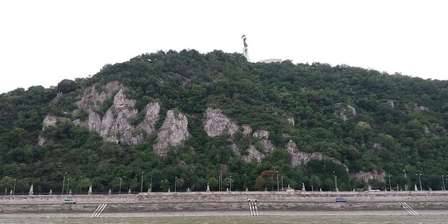 Morro Gellért e Estátua (Gellert Hegy)